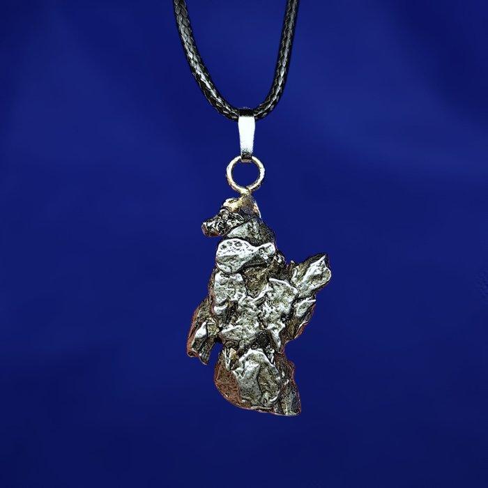 Authentieke meteoriet zilveren hanger. Met de hand gemaakt., Verzamelen, Mineralen en Fossielen