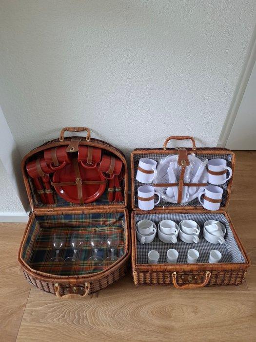 Picknickmand (2) - Picknickmand - Plastic, riet, Leder, Antiek en Kunst, Curiosa en Brocante