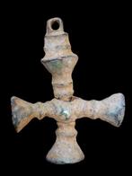 Byzantijns Bronzen kruis conische armen Geen minimumprijs