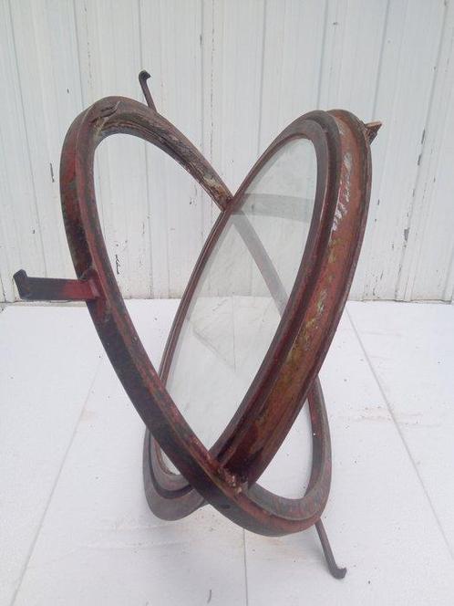 Oblo - gegoten ijzer en glas - Ijzeren hekwerk Oblò, Antiek en Kunst, Antiek | Wandborden en Tegels