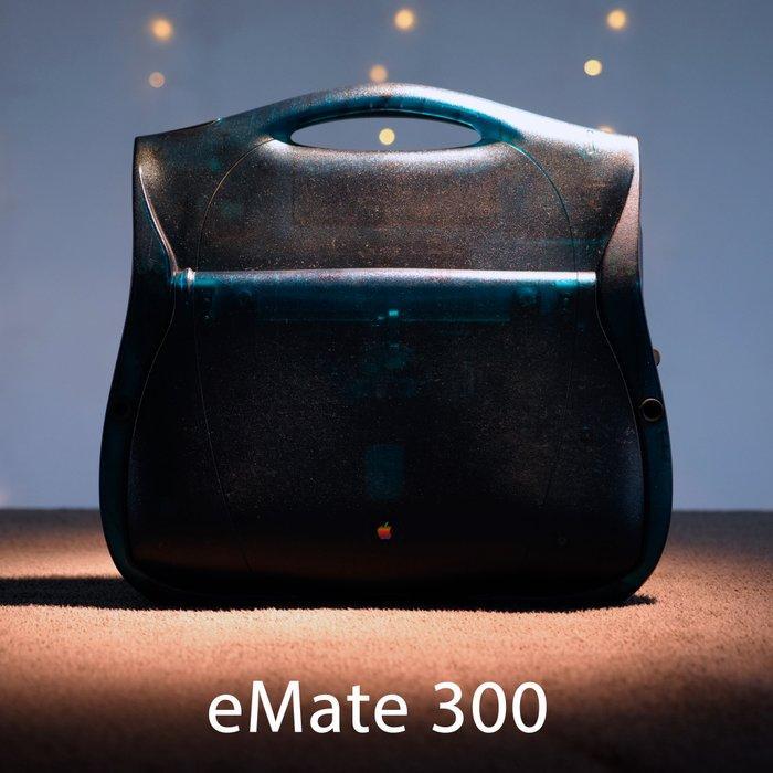 Apple eMate 300 (Newton) — NonWorking / Display or Parts, Spelcomputers en Games, Spelcomputers | Overige Accessoires