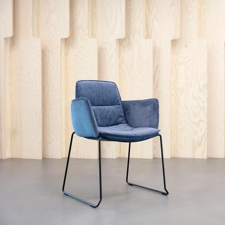 Rim Edge kuipstoel, model ED4202.07, Zakelijke goederen, Kantoor en Winkelinrichting | Kantoormeubilair en Inrichting, Ophalen of Verzenden