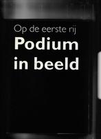 Op de eerste rang / Publicaties van het gemeentearchief, Boeken, Geschiedenis | Stad en Regio, Verzenden, Zo goed als nieuw, R. van der Hoek