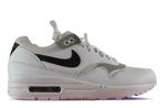 Nike Air Max 1 Light Iron Ore • 41, Kleding | Heren, Schoenen, Ophalen of Verzenden, Nieuw, Nike, Sneakers of Gympen