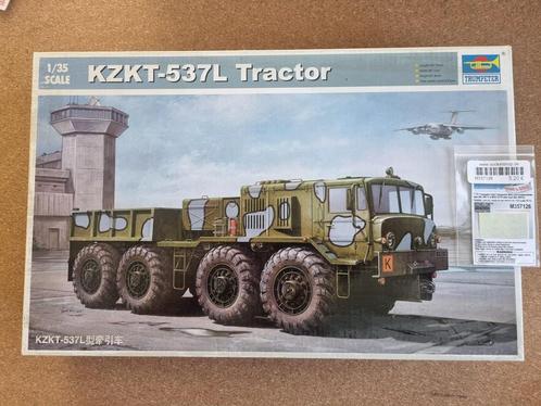 Trumpeter 01005 KZKT-537L Tractor 1:35, Hobby en Vrije tijd, Modelbouw | Auto's en Voertuigen, Verzenden