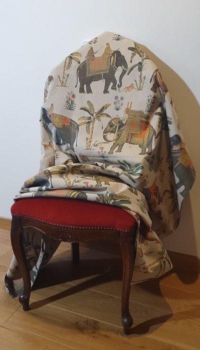 Zeldzaam Indiaas weefsel met majestueuze olifanten en, Antiek en Kunst, Antiek | Kleden en Textiel