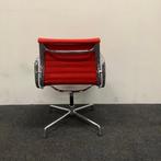 Design stoel, Vitra Eames EA 108, rood - chroom, Gebruikt, Stof, Ophalen of Verzenden, Eén