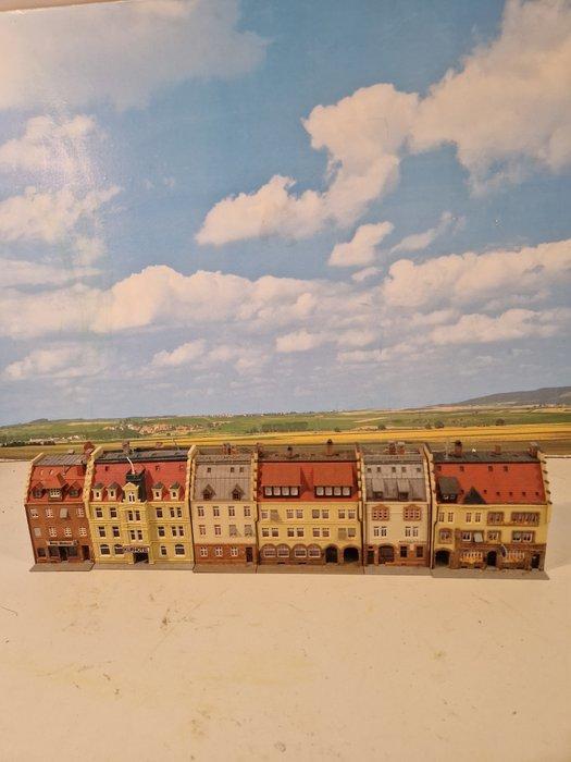 Kibri N - Modeltreingebouwen (6) - stadshuizen, Hobby en Vrije tijd, Modeltreinen | N-Spoor