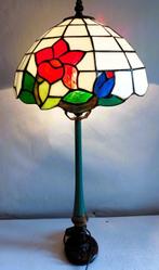 Tafellamp - Tiffany - Lood- en metalen glas-in-loodraam. -, Antiek en Kunst