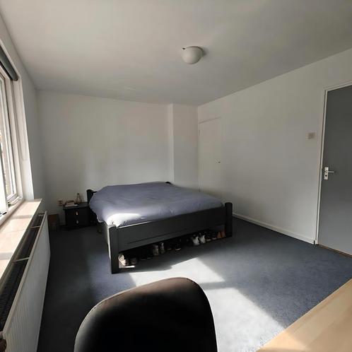 Gemeubileerde kamer met tuin gevonden in Nijmegen, Huizen en Kamers, Kamers te huur, Minder dan 20 m², Nijmegen