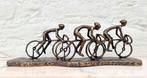 Beeldje - Peleton wielrenners - Brons, Antiek en Kunst