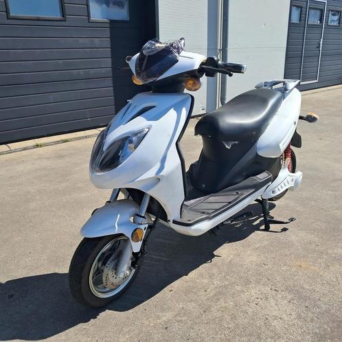 Elektrische scooter, Seeyes, Wit, Fietsen en Brommers, Scooters | Overige merken