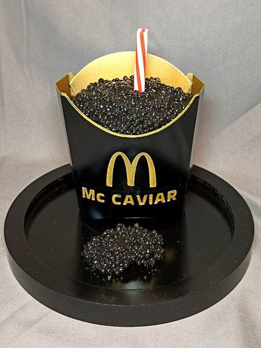 XTC Artist - Mc Caviar Black Red Straw, Antiek en Kunst, Kunst | Designobjecten