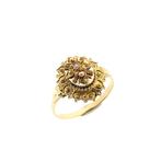Antiek bicolor gouden ring van een mutsenbel met parel, Sieraden, Tassen en Uiterlijk, Gebruikt, Overige kleuren, Ophalen of Verzenden