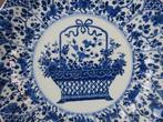 Kangxi (1662-1722) - Kom - LARGE! Moulded and Fluted -