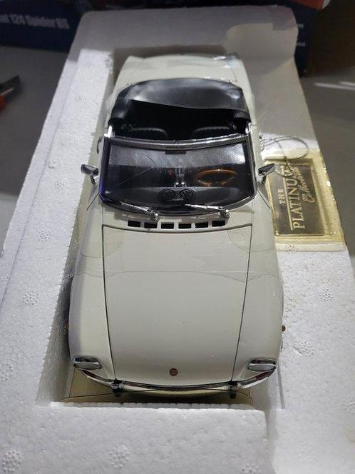 Sunstar 1:18 - Model raceauto - Fiat 124 Spider BS open -, Hobby en Vrije tijd, Modelauto's | 1:5 tot 1:12
