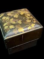 Doos - Bladgoud - Japanse maki-e lak, Antiek en Kunst