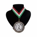 Nummer 2 medaille rood wit en groen - Medailles, Hobby en Vrije tijd, Nieuw, Ophalen of Verzenden