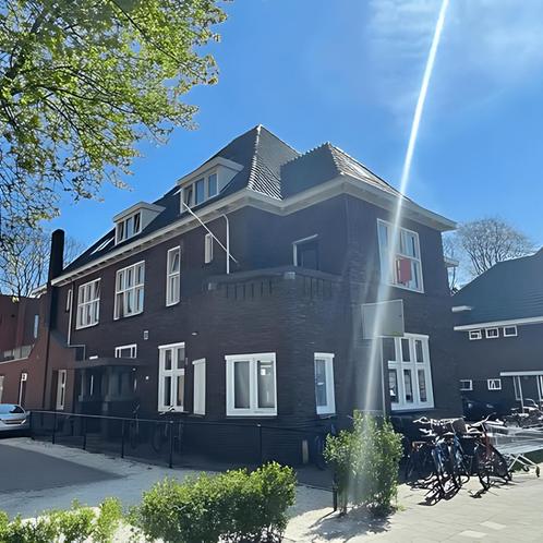 Studentenkamer met balkon en tuin in Tilburg gevonden in Til, Huizen en Kamers, Kamers te huur, Minder dan 20 m², Tilburg