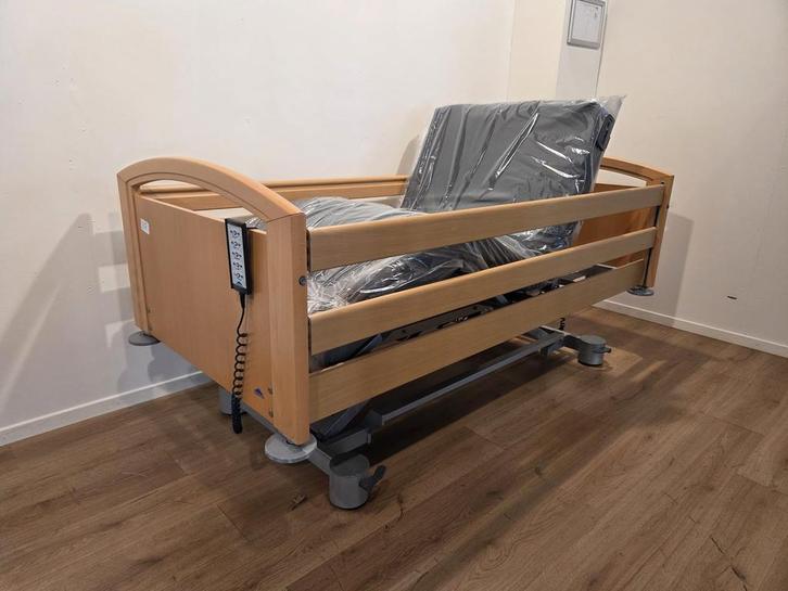 Stiegelmeyer Elvido Brevo #11F Elektrisch Hoog LAAG LAAG Bed, Diversen, Verpleegmiddelen, Zo goed als nieuw, Verzenden