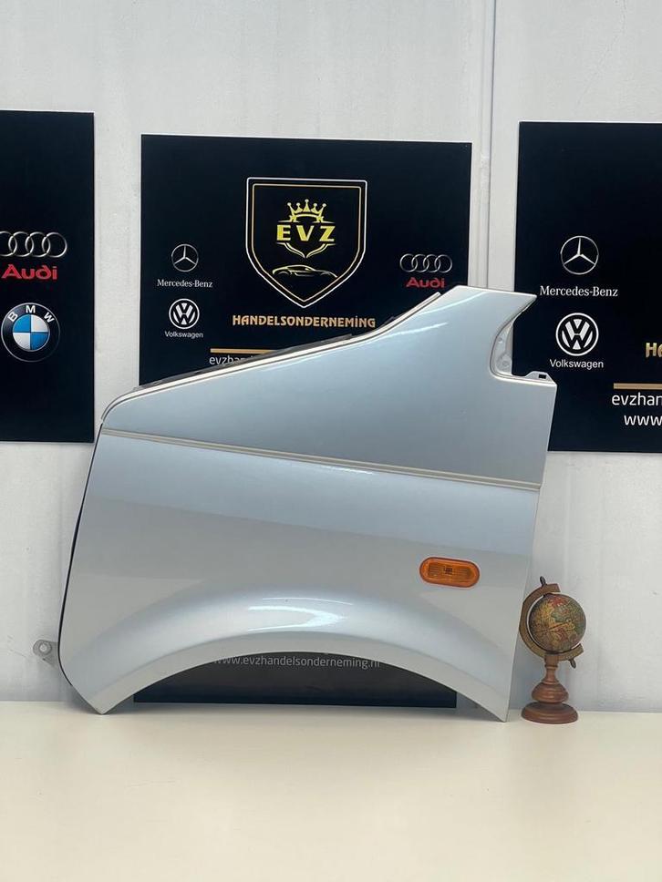 VW Transporter T5 spatbord/Voorscherm links bj.2007 grijs, Auto-onderdelen, Carrosserie en Plaatwerk, Gebruikt, Volkswagen, Voor