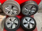 Winterbanden Hyundai Kona 215/55R17 Vredestein, Auto-onderdelen, Banden en Velgen, 17 inch, Personenwagen, Gebruikt