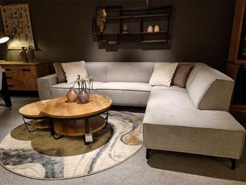 Stoere hoekbank beige stof - strakke vorm - goedkoop - actie beschikbaar voor biedingen