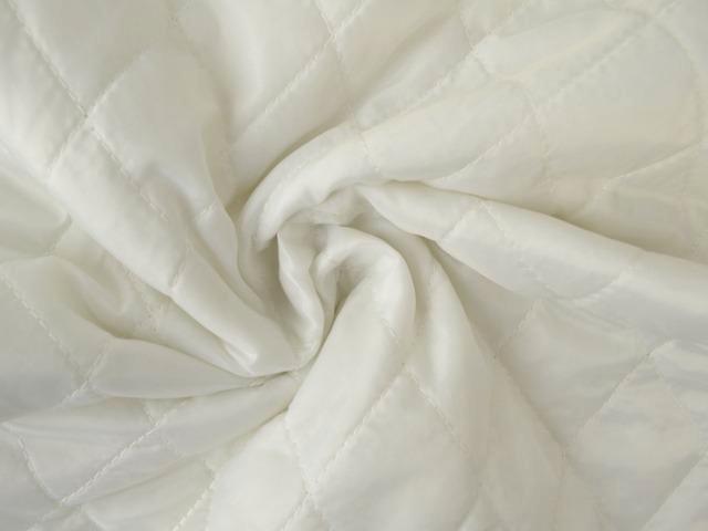 10 meter gewatteerde voering - Wit, Hobby en Vrije tijd, Stoffen en Lappen, 120 cm of meer, 200 cm of meer, Wit, Nieuw, Polyester