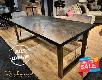 ***SALE*** Richmond Interiors eettafel NALO Visgraat beschikbaar voor biedingen