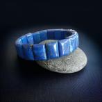 Armband van natuurlijke lapis-lazuli, bestrooid met pyriet.