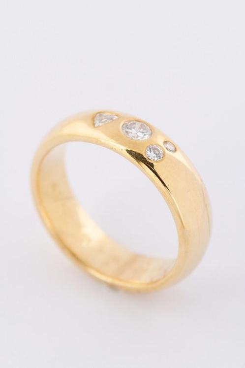 Gouden ring met een hart briljant en 4 briljanten, Sieraden, Tassen en Uiterlijk, Ringen, Verzenden