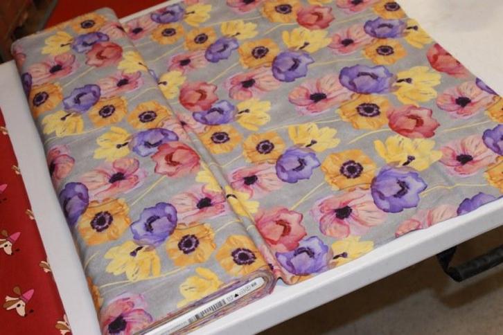 Rol Stof  1 rol Bloem   n140 Breed  110 gr   11 Meter, Diversen, Rommelmarktspullen