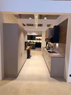Nolte Showroom Keuken – Feel Lava/Eiken grafiet – Compleet, Huis en Inrichting, Nieuw, Crème, Kunststof, Dubbelwandige keuken