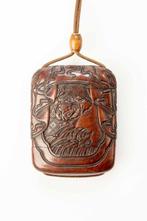 Doos - Een fijne drie-casus boxwood inro met netsuke en