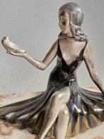 Beeld, dame met vogel - 30 cm - regule, marmer, Antiek en Kunst, Kunst | Designobjecten
