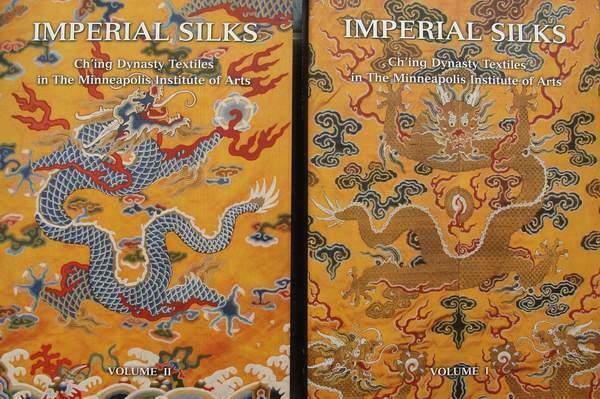 Boek : Imperial Silks - Ch'ing Dynasty Textiles - 2 volumes, Antiek en Kunst, Kunst | Niet-Westerse kunst