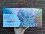 Pokémon Prismatic Evolutions Super-Premium Collection, Hobby en Vrije tijd, Verzamelkaartspellen | Pokémon, Ophalen of Verzenden