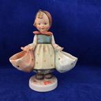 Goebel - Beeldje - Hummel #175 - Mother`s Darling - TMK2 -, Antiek en Kunst