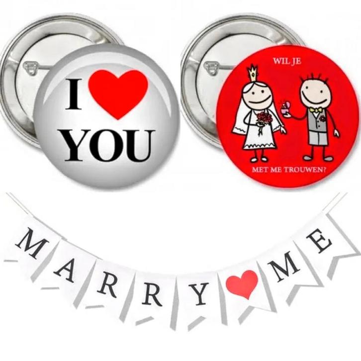 Button en slinger set huwelijksaanzoek 3-delig, Hobby en Vrije tijd, Feestartikelen, Valentijn of Romantisch, Nieuw, Versiering