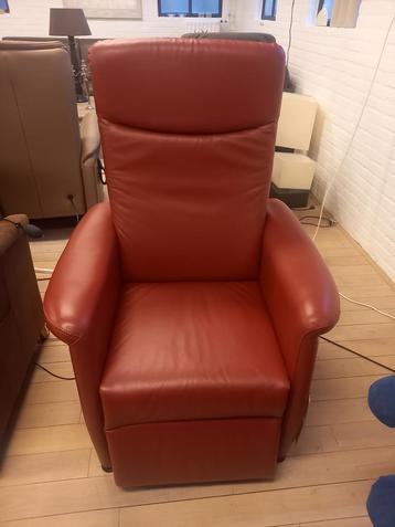 RELAXFAUTEUIL FITFORM IN ROOD LEER