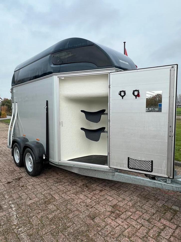 Nieuwstaat! vol-Alu Sirius 2-paards met zadelkamer 2022!, Dieren en Toebehoren, Paarden en Pony's | Trailers en Aanhangwagens