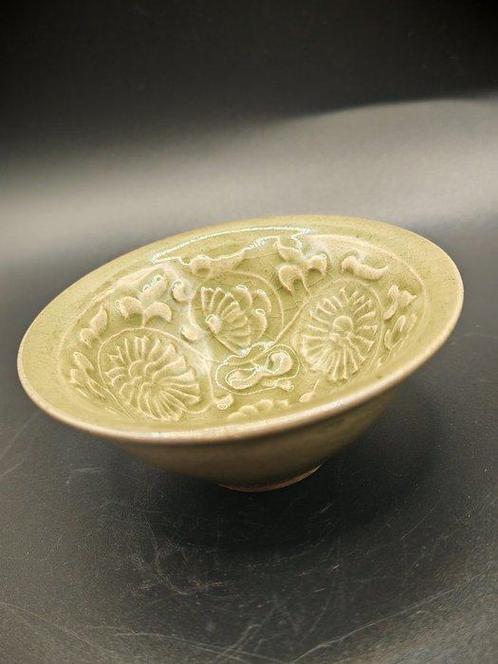 Koekje gemaakt in Yaozhou-oven met een bloemenmotief -, Antiek en Kunst, Antiek | Overige Antiek