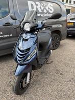 Piaggio Zip 2023 BROM 4t3v EERSTE EIGENAAR 5092km mid. blue, Maximaal 45 km/u, Zip, Ophalen of Verzenden, Zo goed als nieuw