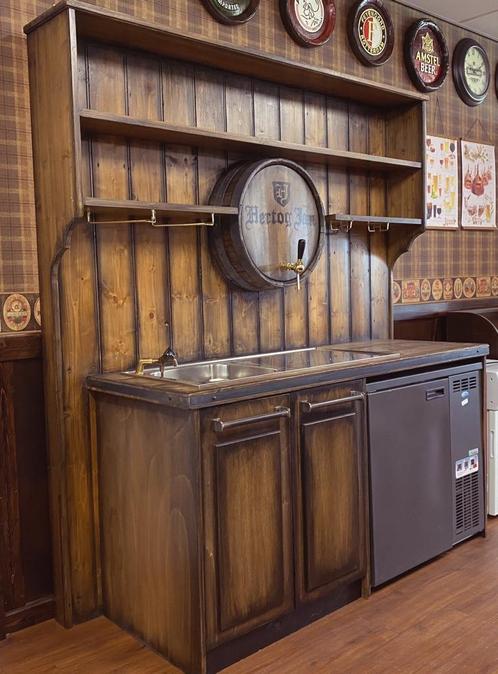 Robuuste wandbar met gebruikte tapinstallatie, Zakelijke goederen, Horeca | Meubilair en Inrichting, Nieuw zonder verpakking, Ophalen of Verzenden
