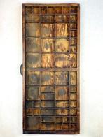 Rek - Hout, Gietijzer - Een letterkast uit Duitse drukkerij