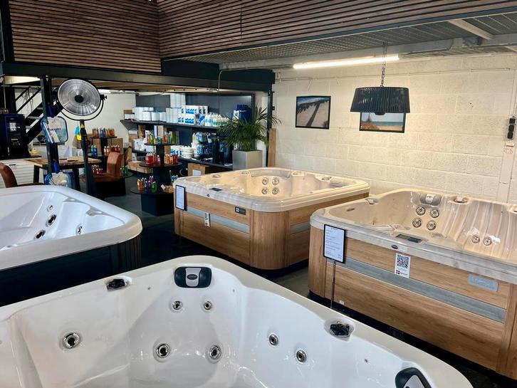 Zaterdag en Woensdag open - Jacuzzi showroom Barneveld, Tuin en Terras, Bubbelbaden en Hottubs, Zo goed als nieuw