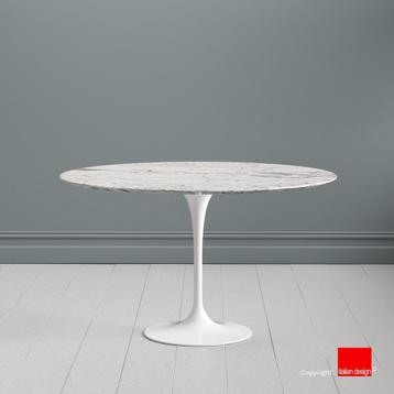 Tulip Tafel Rond, Wit Carrara Statuarietto Marmer beschikbaar voor biedingen