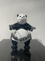 Van Apple - Street Panda - Hands Up