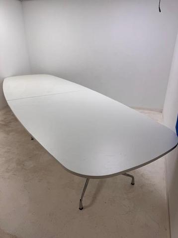 Vitra Eames Segmented tafel bootvorm 400x140 wit melamine beschikbaar voor biedingen