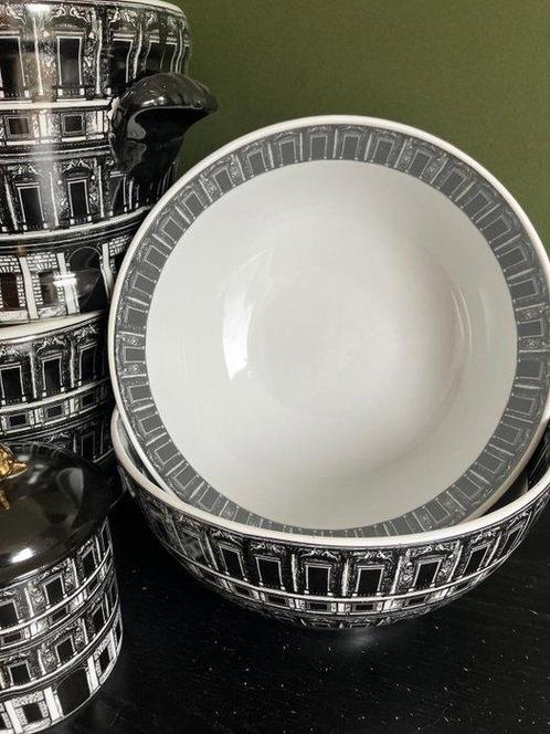 G&C Interiors - Schaal (5) - Porselein - Plantenbak, schaal,, Antiek en Kunst, Antiek | Meubels | Tafels